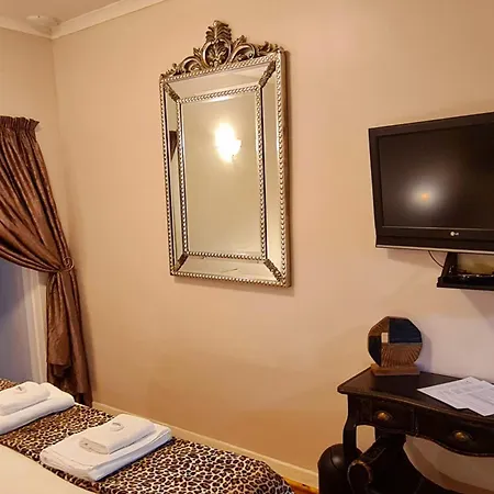 7Th Street Guesthouse-3