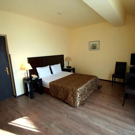 Regineh Hotel-2
