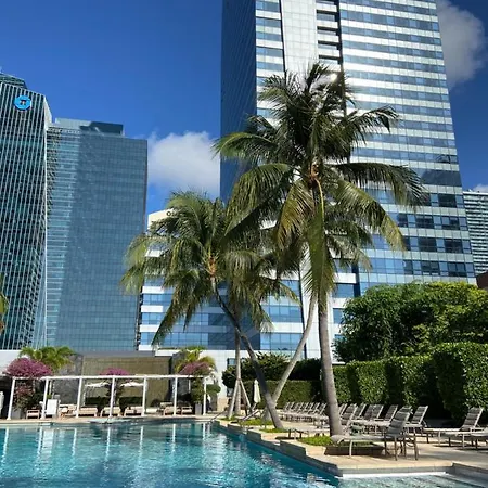 Four Seasons Hotel Miami - Luxury Private Residences-3