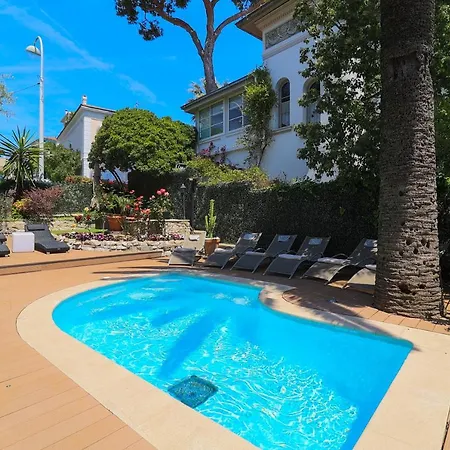 Hotel Petit Palais-2