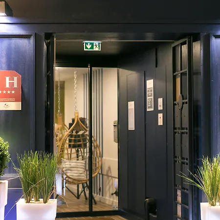 The Deck Hotel By Happyculture-2