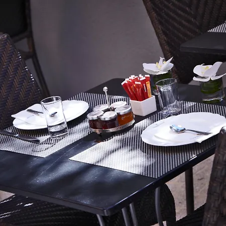Golden Tulip Cannes Hotel De Paris-2