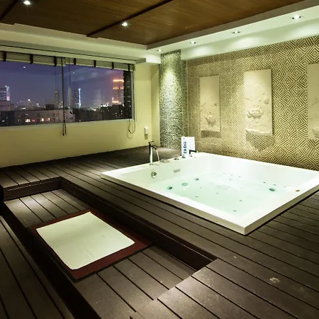 Lohas Residences Sukhumvit 2-3