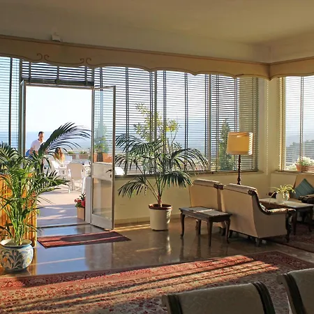Hotel Mediterranee-2