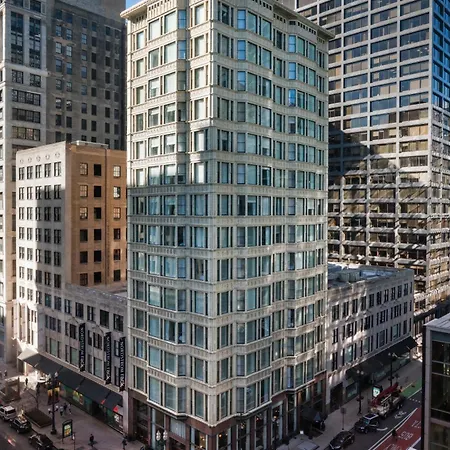 Staypineapple, An Iconic Hotel, The Loop-3