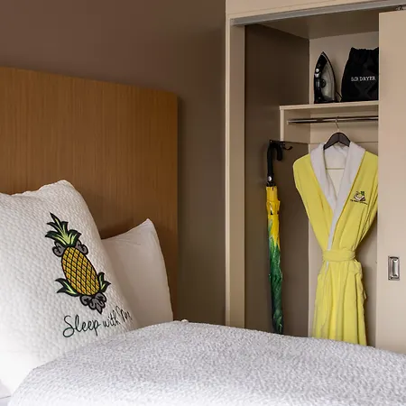 Staypineapple, Hotel Rose, Downtown Portland-2