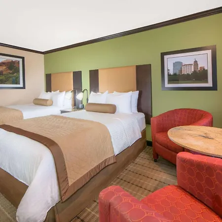 Wyndham Garden Okc Airport - Event Center, Indoor Pool, Arcade Near Paycom, Fairgrounds-3