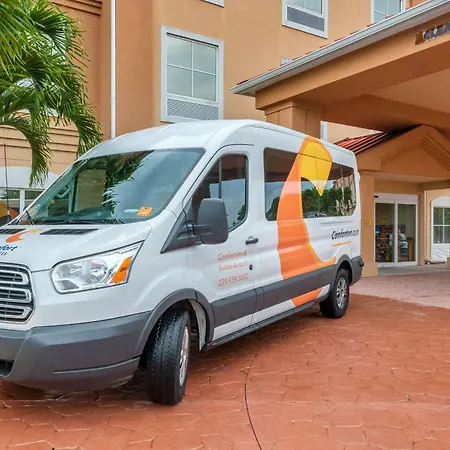 Comfort Inn & Suites Fort Myers Airport-3
