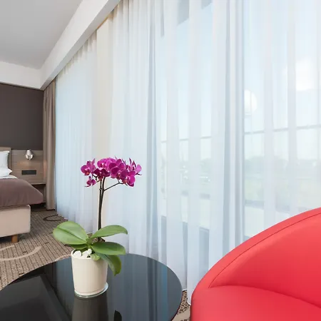 Q Hotel Plus Krakow-2