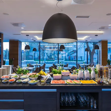 Q Hotel Plus Krakow-3