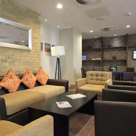 Hyatt House London Stratford - Aparthotel-2