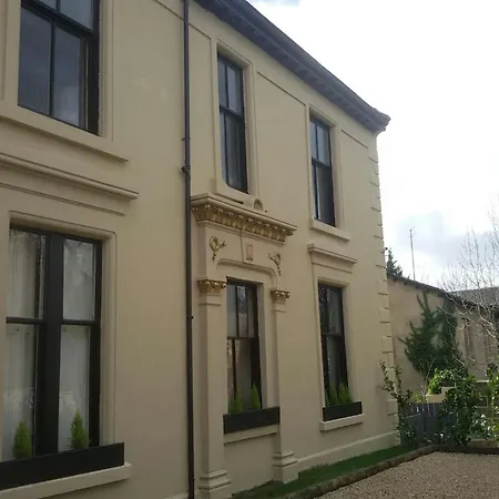Crosshill House-3