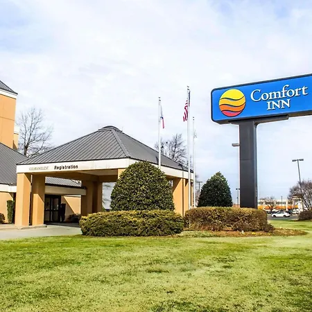 Comfort Inn Fayetteville Near Fort Bragg-3