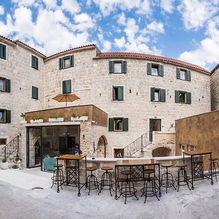 Heritage Palace Varos - Mag Quaint & Elegant Boutique Hotels-3