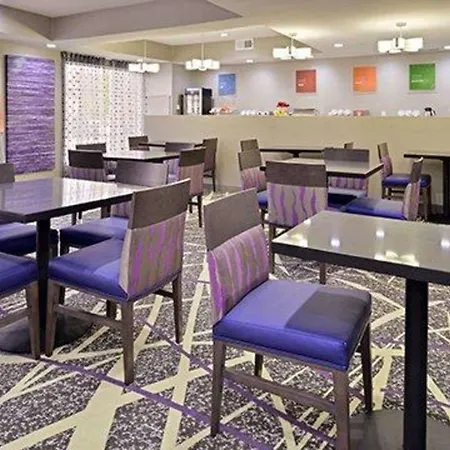 Comfort Inn & Suites Frisco - Plano-2