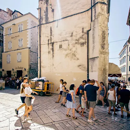 Plaza Marchi Old Town - Mag Quaint & Elegant Boutique Hotels-2