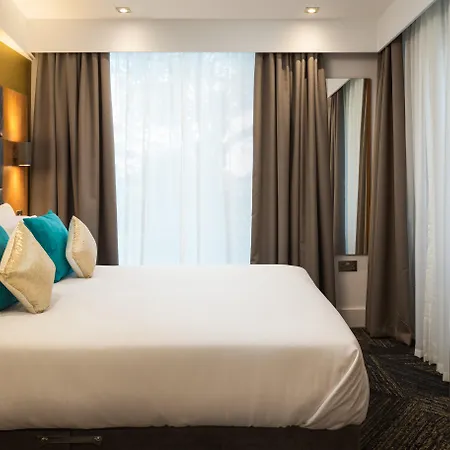 Roomzzz London Stratford-2