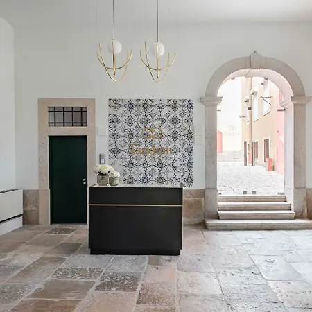 Tandem Palacio Alfama Suites-3