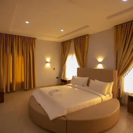 Triple 9 Apartments,Pool & Spa-3