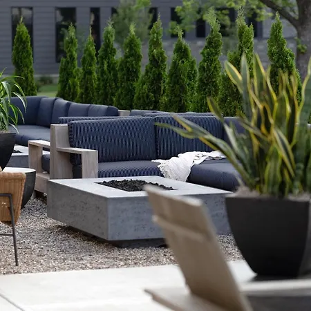 Elwood Hotel & Suites-2