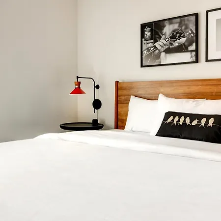 Elwood Hotel & Suites-3