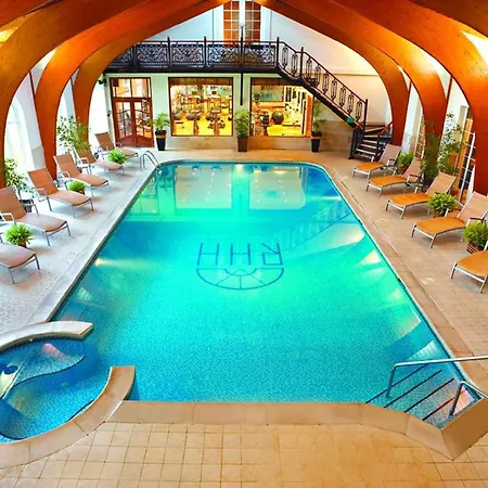 Rowton Hall Hotel And Spa-3