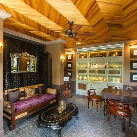 Hotel Verdigris-2
