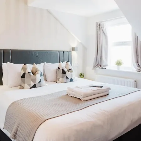 Prime Suites Lytham-3