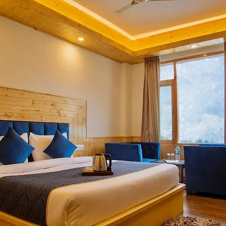 North Deodar Avenue, Manali-2