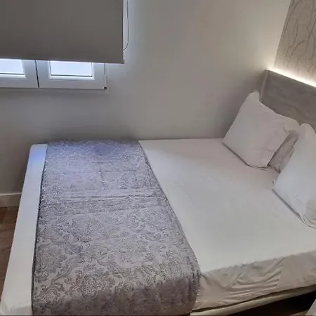 Ch La Petite Maison - Boutique - Madrid-3