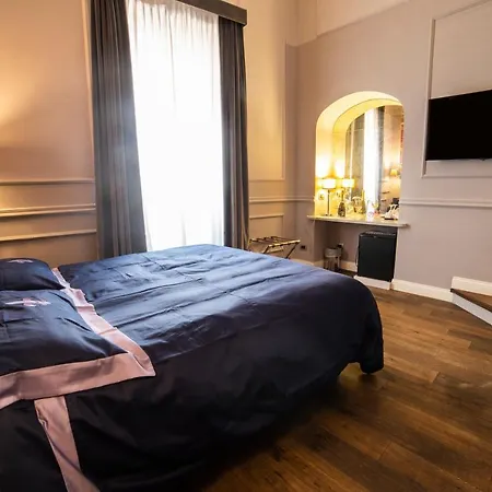 Relais San Lorenzo In Lucina-2