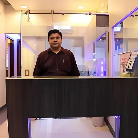 Apollo Guest House - Colaba Causeway-2