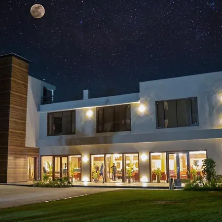The Zenith - A Boutique Hotel By Hot Millions-3