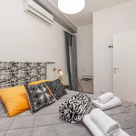 Julius Caesar Home-3