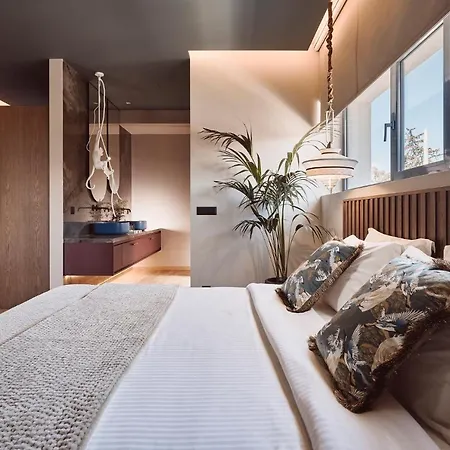 Cama Luxury Suites Glyfada-3