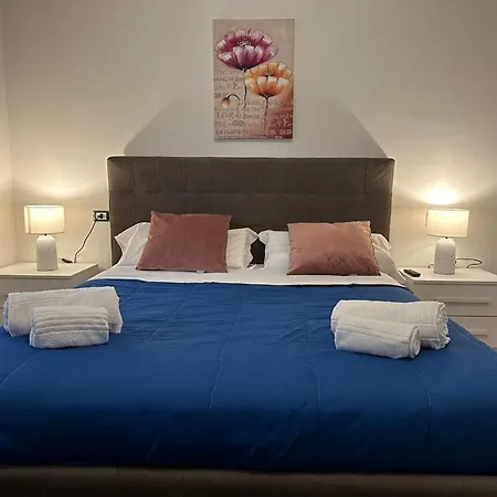 Marconi Rooms And Apartments-3