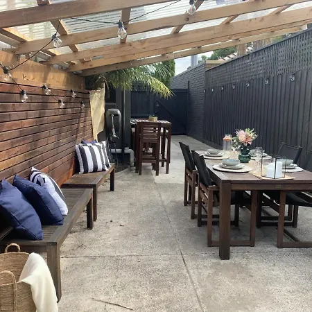 Quite, Quaint & Private Guesthouse, Sleeps 6-2
