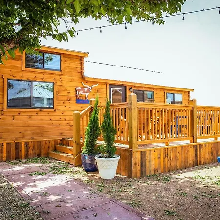 The Big Texan - Cabins And Wagons-2