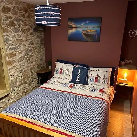 Island Lodge A Relaxed Boutique Stay Tucked Into Plymouth Historic Barbican Combining Spacious Modern Rooms With Warm Hospitality-2