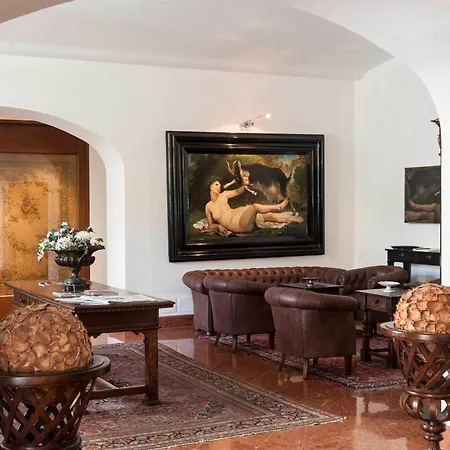 Palazzo Brunaccini Boutique Hotel-2