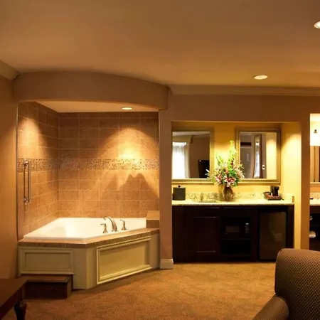 Best Western Plus French Quarter Courtyard Hotel-2