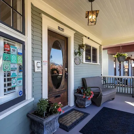 The Ivy On Parker Guest House-2