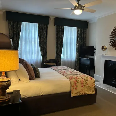 The Clerk & Well Pub And Rooms-3