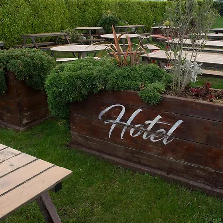 Cabot Court Hotel Wetherspoon-2