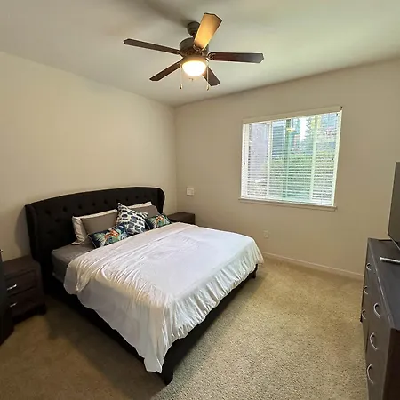 Luxury Designed 2 Bedrooms Part Hotel In Woodland Hills Ca-3