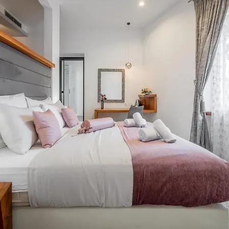Starlight Luxury Suites-2