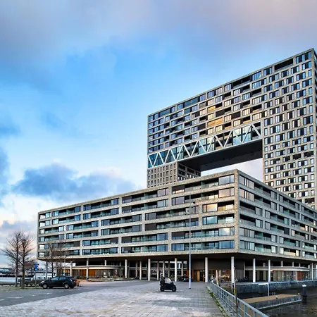 Eric Voekel Boutique Apartments - Riverfront Suites-3