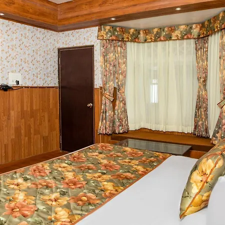 Summit Oakden Resort & Spa Mall Road-3