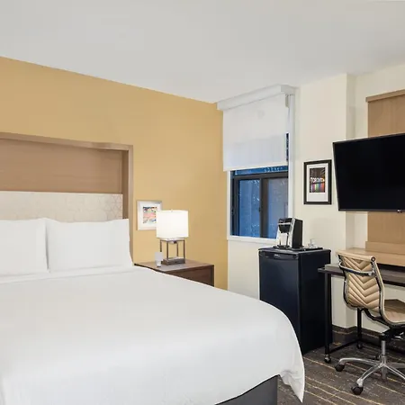 Holiday Inn Toronto Downtown Centre By Ihg-2