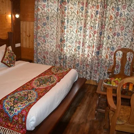 Hotel Royale Comfort-2